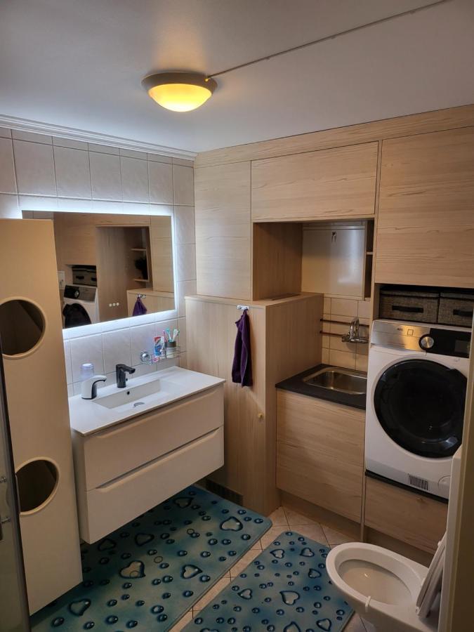 Sentrumsleilighet Med Gratis Parkering Til Leie Apartment Arendal Exterior photo